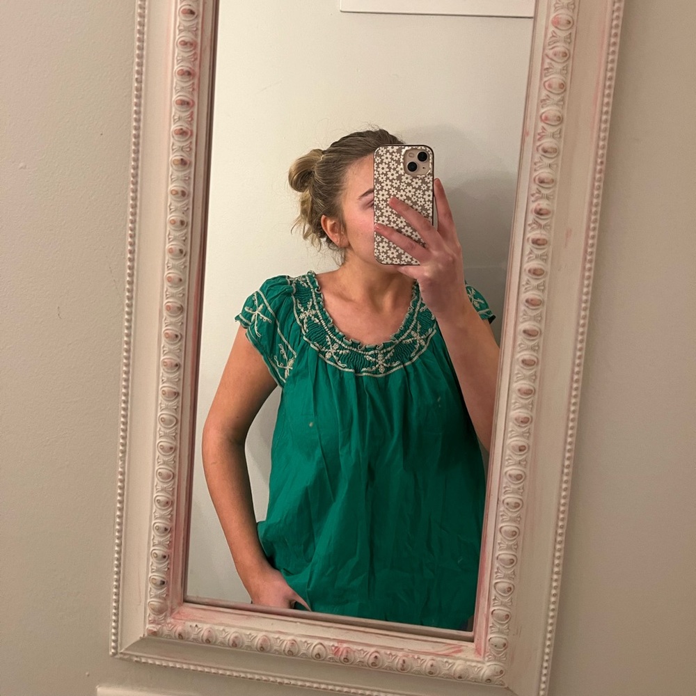 Green stretchy blouse